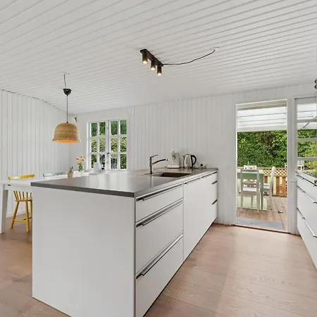 Feriehus Renovated Classic Close To