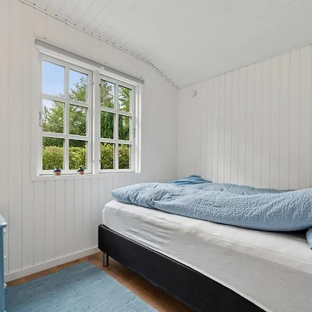 Renovated Classic Close To Feriehus *