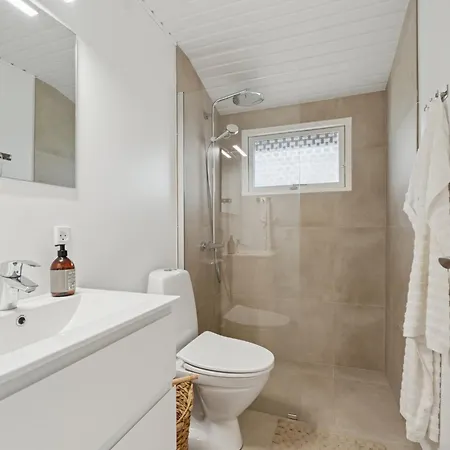 Renovated Classic Close To *
